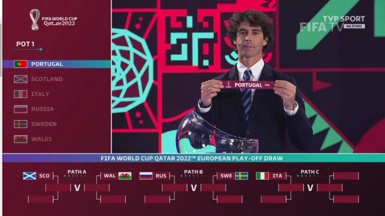 监制韩三平、导演刘浩良携王千源、卫诗雅出席活动